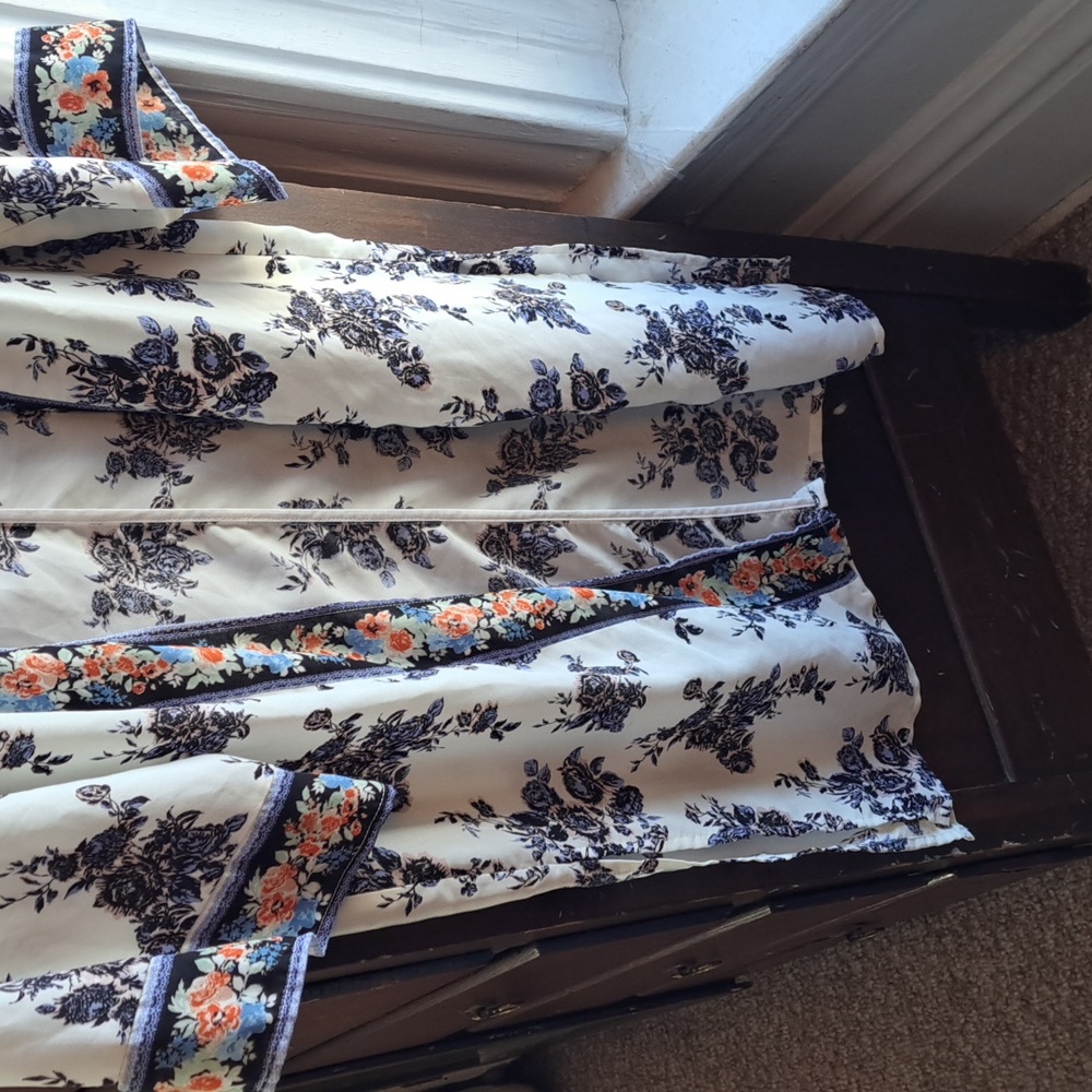 Lily White size S/M blue and white floral kimono - Picture 5 of 6